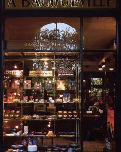 Maison Bacqueville : boutique du Palais-Royal (vitrine extérieure)