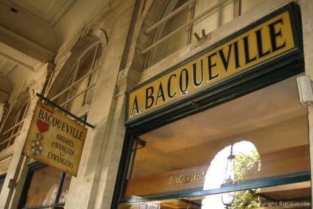 Maison Bacqueville : médailles et décorations civiles et militaires